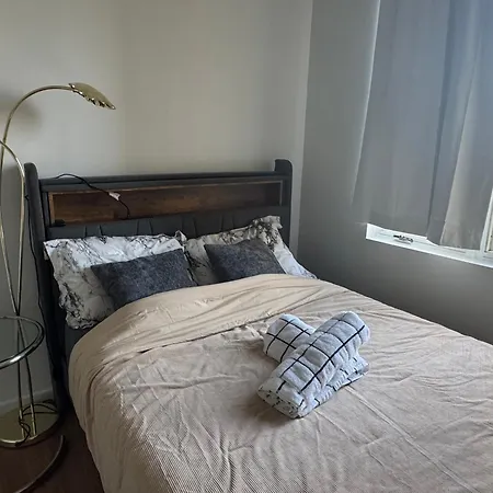 Comfy Apt With Skyline Front View Mins Away From Nyc Jersey City Exterior photo