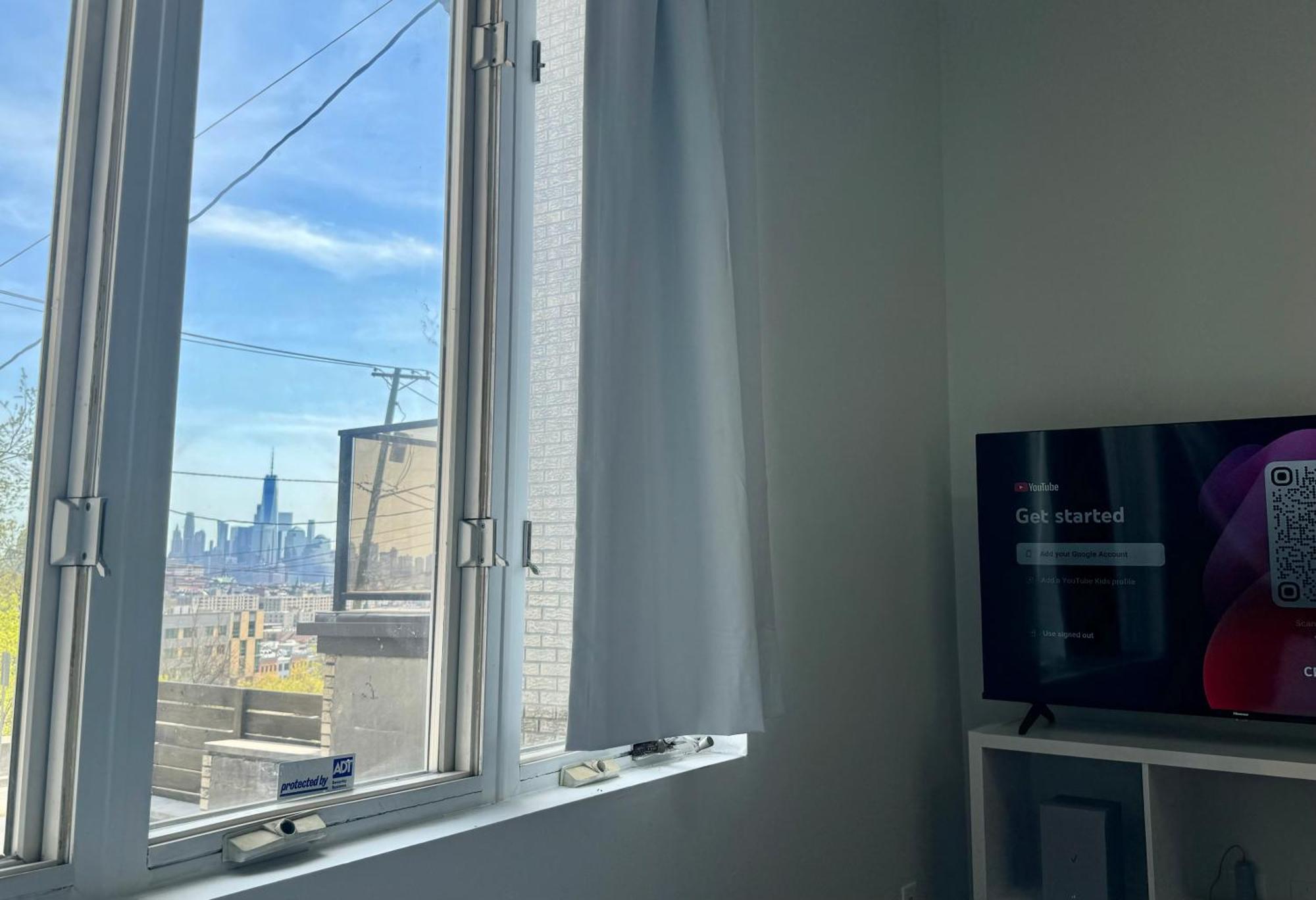 Homestay Comfy With Skyline Front View Mins Away From Nyc *